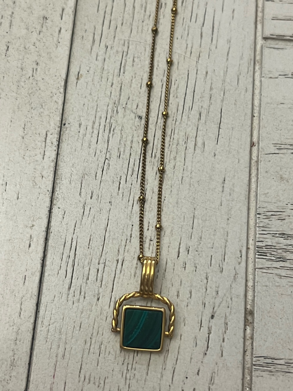 Atolea Malachite Gold Pendant Necklace - Like New!